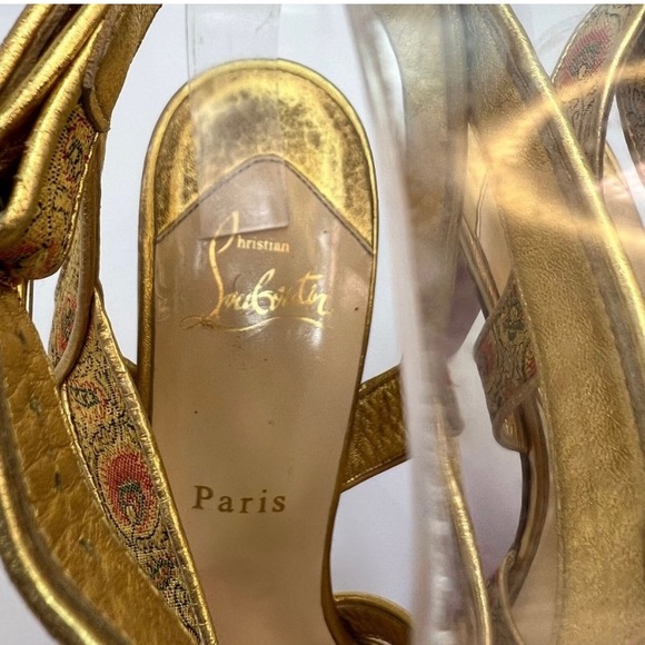 Christian Louboutin Gold Brocade Fabric
Sandals 39.5 - Picture 4 of 7